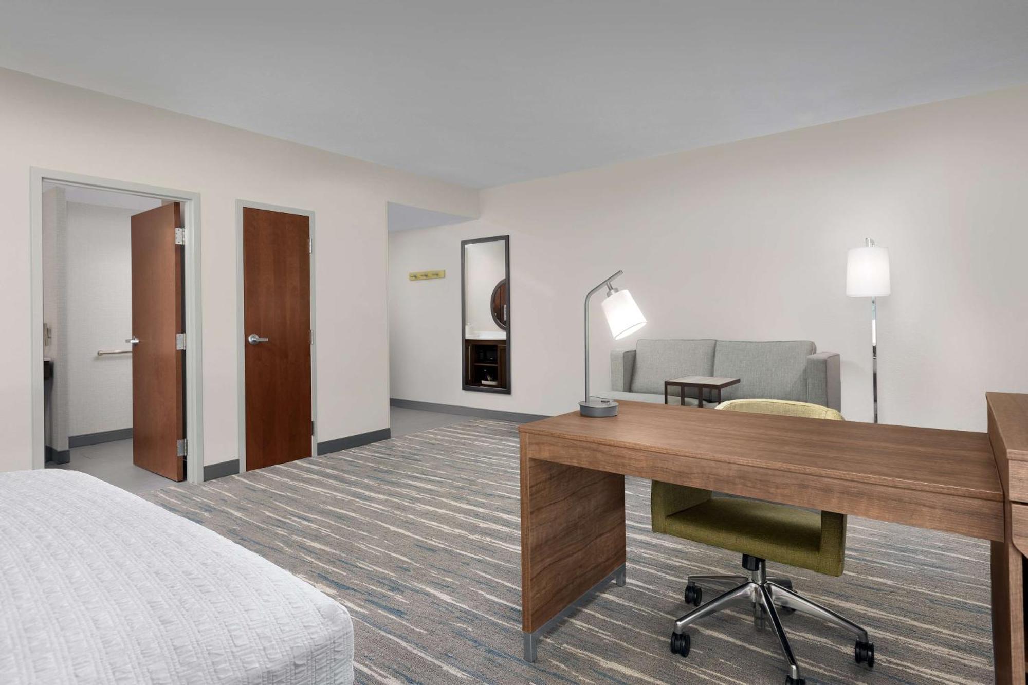 Hampton Inn & Suites Durham University Medical Center Extérieur photo